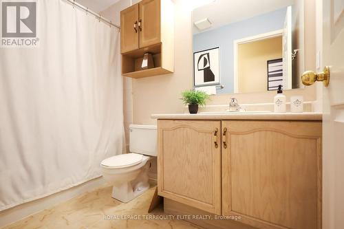 6420 Sapling Trail, Mississauga, ON - Indoor Photo Showing Bathroom