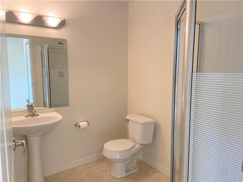 314 457 9Th Street, Brandon, MB - Indoor Photo Showing Bathroom