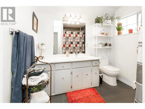 20225 Lorne Avenue, Maple Ridge, BC - Indoor Photo Showing Bathroom