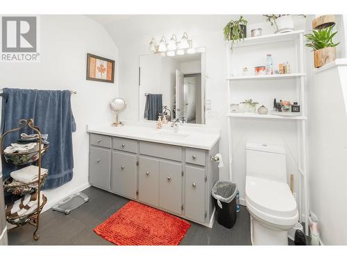 20225 Lorne Avenue, Maple Ridge, BC - Indoor Photo Showing Bathroom