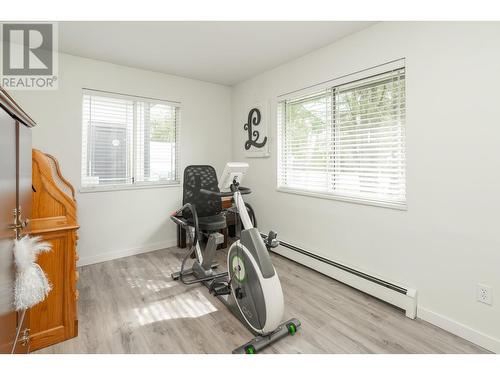 20225 Lorne Avenue, Maple Ridge, BC - Indoor Photo Showing Gym Room