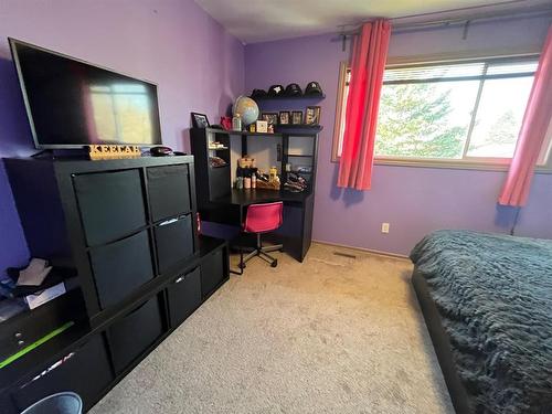 197 Bluewater Crescent, Winnipeg, MB - Indoor Photo Showing Bedroom