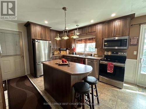 888144 Hwy 65 W, Timiskaming Remote Area, NU - Indoor Photo Showing Kitchen With Double Sink