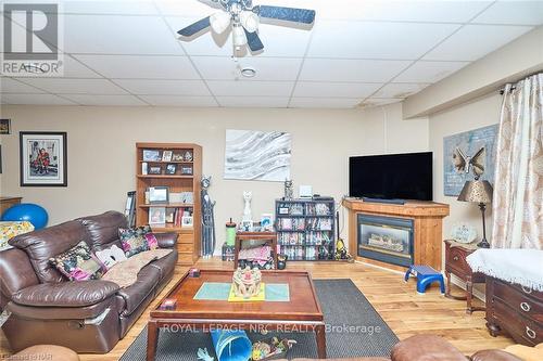 639 King Street, Welland (773 - Lincoln/Crowland), ON - Indoor With Fireplace