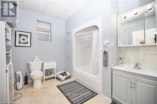 639 King Street, Welland (773 - Lincoln/Crowland), ON - Indoor Photo Showing Bathroom