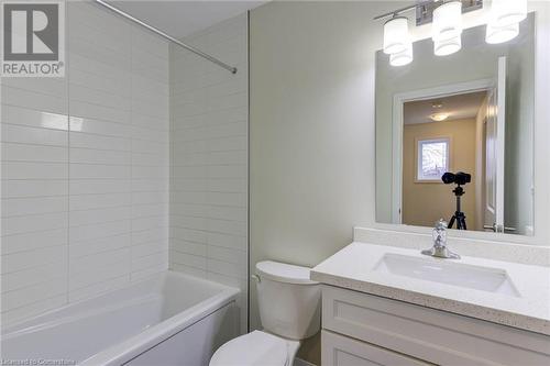 61 Turner Avenue Avenue, Kitchener, ON - Indoor Photo Showing Bathroom