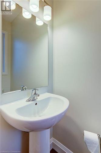 61 Turner Avenue Avenue, Kitchener, ON - Indoor Photo Showing Bathroom