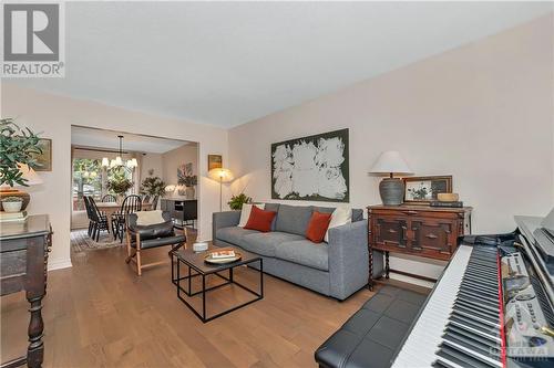 9 Delamere Drive, Ottawa, ON - Indoor Photo Showing Living Room