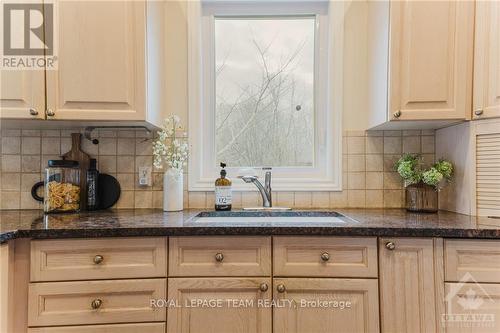 2 Kinmount Private, Ottawa, ON - Indoor Photo Showing Kitchen With Double Sink