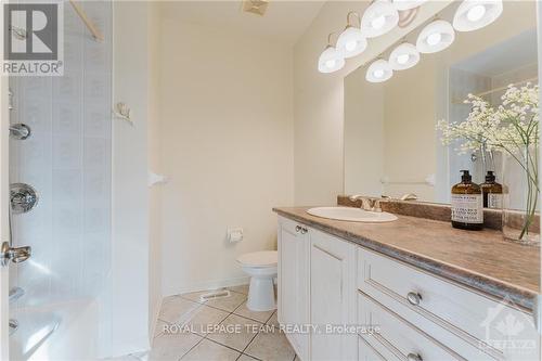 2 Kinmount Private, Ottawa, ON - Indoor Photo Showing Bathroom