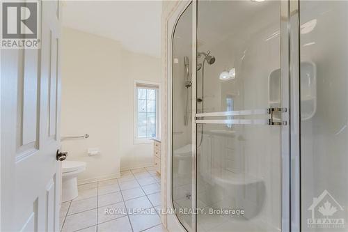 2 Kinmount Private, Ottawa, ON - Indoor Photo Showing Bathroom