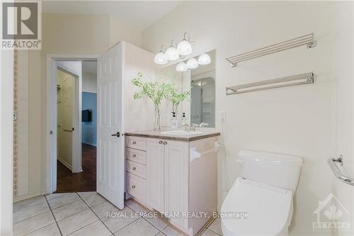 2 Kinmount Private, Ottawa, ON - Indoor Photo Showing Bathroom