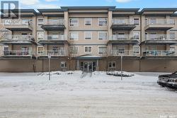 111 215 Smith STREET N  Regina, SK S4R 3B5