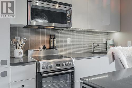 802 - 8 Dovercourt Road, Toronto, ON - Indoor Photo Showing Kitchen