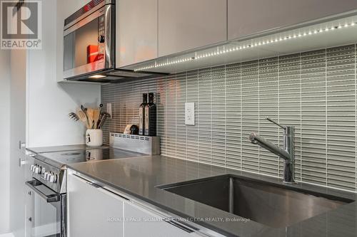 802 - 8 Dovercourt Road, Toronto, ON - Indoor Photo Showing Kitchen