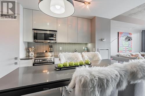 802 - 8 Dovercourt Road, Toronto, ON - Indoor Photo Showing Kitchen