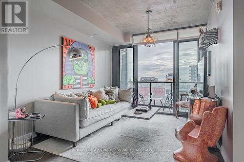 802 - 8 Dovercourt Road, Toronto, ON - Indoor Photo Showing Living Room