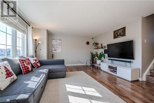 312 Parkvale Drive, Kitchener, ON - Indoor Photo Showing Living Room