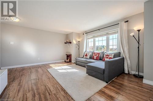 312 Parkvale Drive, Kitchener, ON - Indoor Photo Showing Living Room