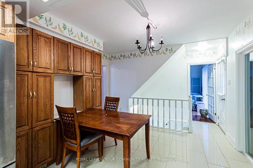 19 Westwood (Upper) Lane, Richmond Hill, ON - Indoor Photo Showing Dining Room