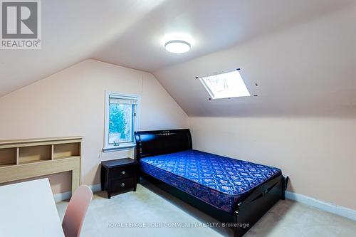 19 Westwood (Upper) Lane, Richmond Hill, ON - Indoor Photo Showing Bedroom