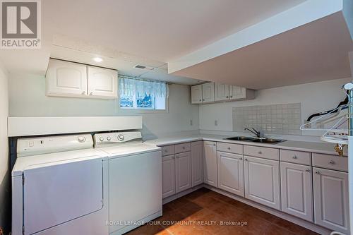 19 Westwood (Upper) Lane, Richmond Hill, ON - Indoor Photo Showing Laundry Room