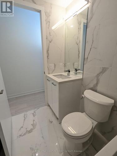 212 - 195 Mccaul Street, Toronto, ON - Indoor Photo Showing Bathroom