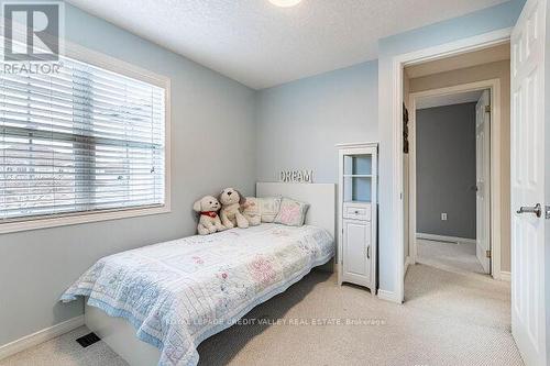 554 Dansbury Drive, Waterloo, ON - Indoor Photo Showing Bedroom