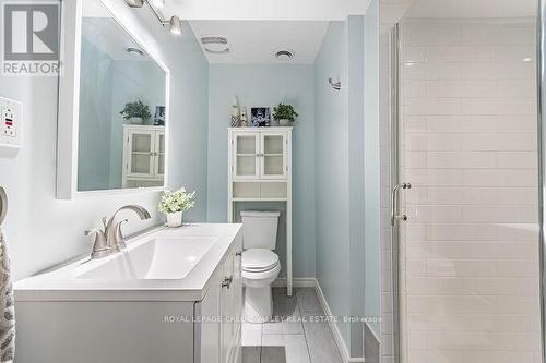 554 Dansbury Drive, Waterloo, ON - Indoor Photo Showing Bathroom