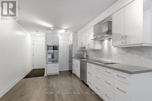 1011 - 44 St. Joseph Street, Toronto, ON - Indoor Photo Showing Kitchen With Upgraded Kitchen