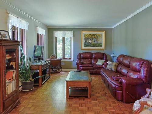 Living room - 60 Rue Lacombe, Notre-Dame-De-Lourdes, QC - Indoor Photo Showing Living Room