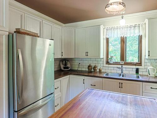 Kitchen - 60 Rue Lacombe, Notre-Dame-De-Lourdes, QC - Indoor Photo Showing Kitchen With Double Sink