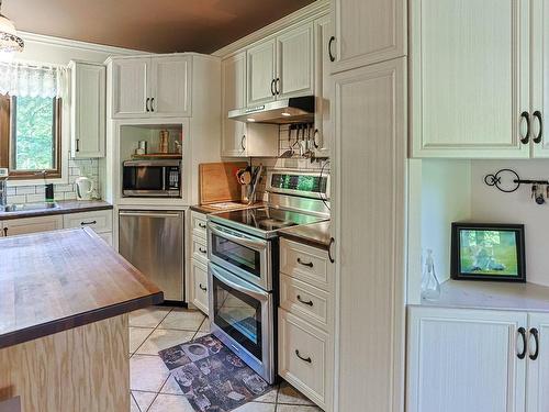 Kitchen - 60 Rue Lacombe, Notre-Dame-De-Lourdes, QC - Indoor Photo Showing Kitchen