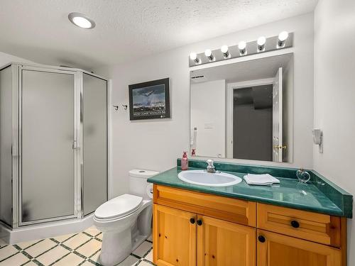 113-1320 Henry Rd, Courtenay, BC - Indoor Photo Showing Bathroom