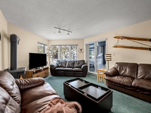 113-1320 Henry Rd, Courtenay, BC - Indoor Photo Showing Bedroom