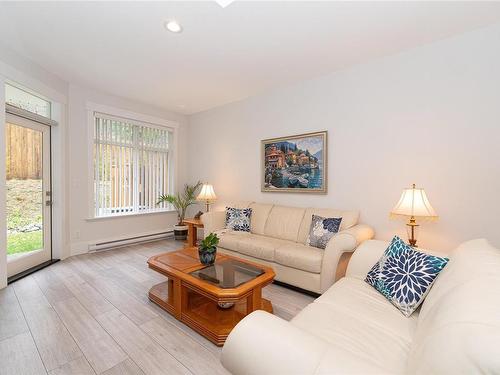 37-300 Grosskleg Way, Lake Cowichan, BC - Indoor Photo Showing Living Room