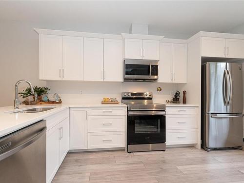 37-300 Grosskleg Way, Lake Cowichan, BC - Indoor Photo Showing Kitchen With Double Sink