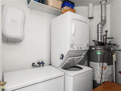 307-7865 Patterson Rd, Central Saanich, BC - Indoor Photo Showing Laundry Room