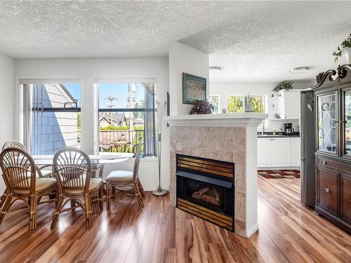 307-7865 Patterson Rd, Central Saanich, BC - Indoor Photo Showing Living Room With Fireplace