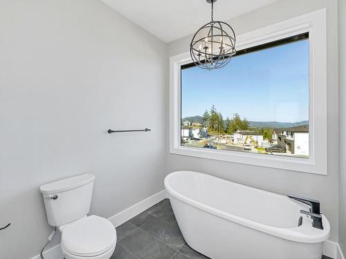 7065 Brailsford Pl, Sooke, BC - Indoor Photo Showing Bathroom