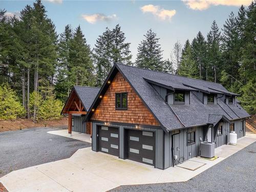 1940 Timberlake Pl, Qualicum Beach, BC 