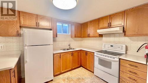 203 Mccraney Street W, Oakville, ON - Indoor Photo Showing Kitchen With Double Sink