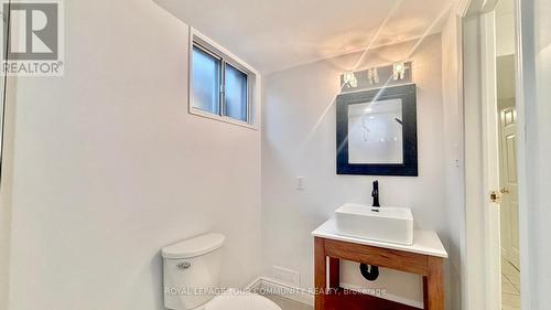 203 Mccraney Street W, Oakville, ON - Indoor Photo Showing Bathroom