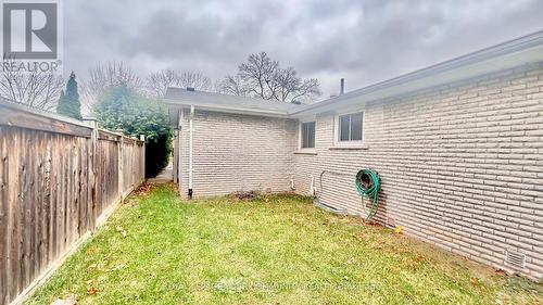 203 Mccraney Street W, Oakville, ON - Outdoor