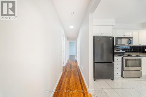 203 Mccraney Street W, Oakville, ON - Indoor Photo Showing Kitchen