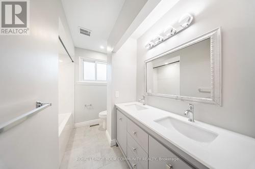 203 Mccraney Street W, Oakville, ON - Indoor Photo Showing Bathroom