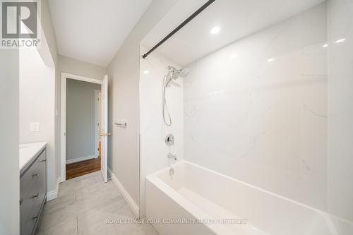 203 Mccraney Street W, Oakville, ON - Indoor Photo Showing Bathroom