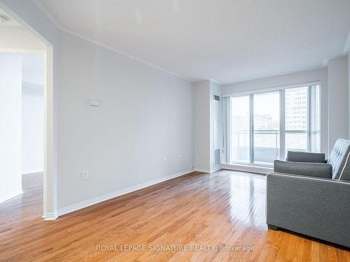 310-887 Bay St, Toronto, ON - Indoor