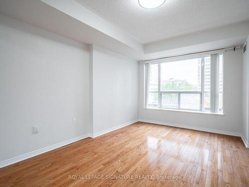 310-887 Bay St, Toronto, ON - Indoor Photo Showing Other Room