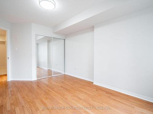 310-887 Bay St, Toronto, ON - Indoor Photo Showing Other Room